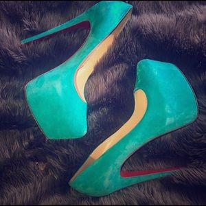Christian Louboutin Daffodils 100% authentic